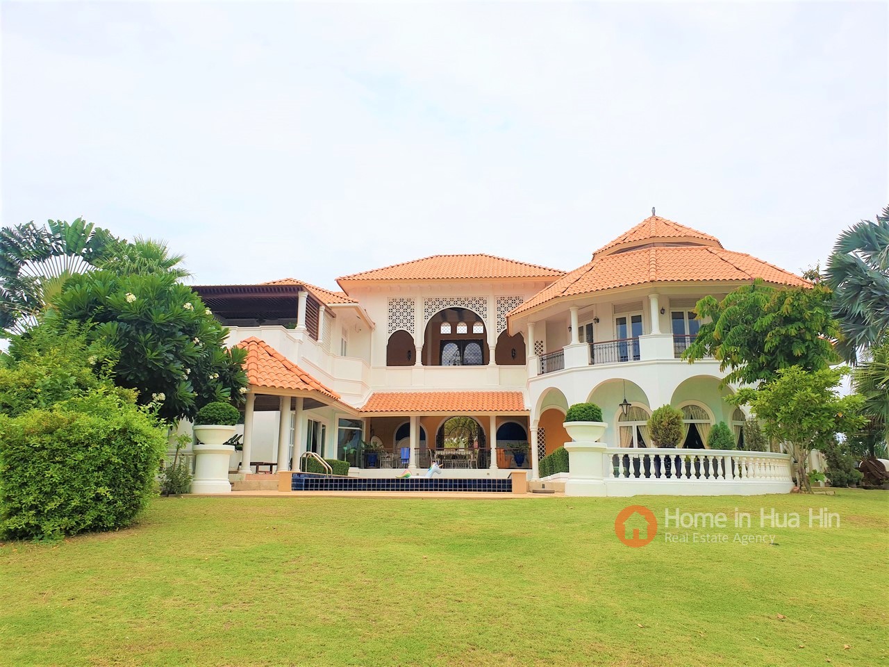 Marvelous House in Palm Hills Hua Hin Golf Course for SALE
