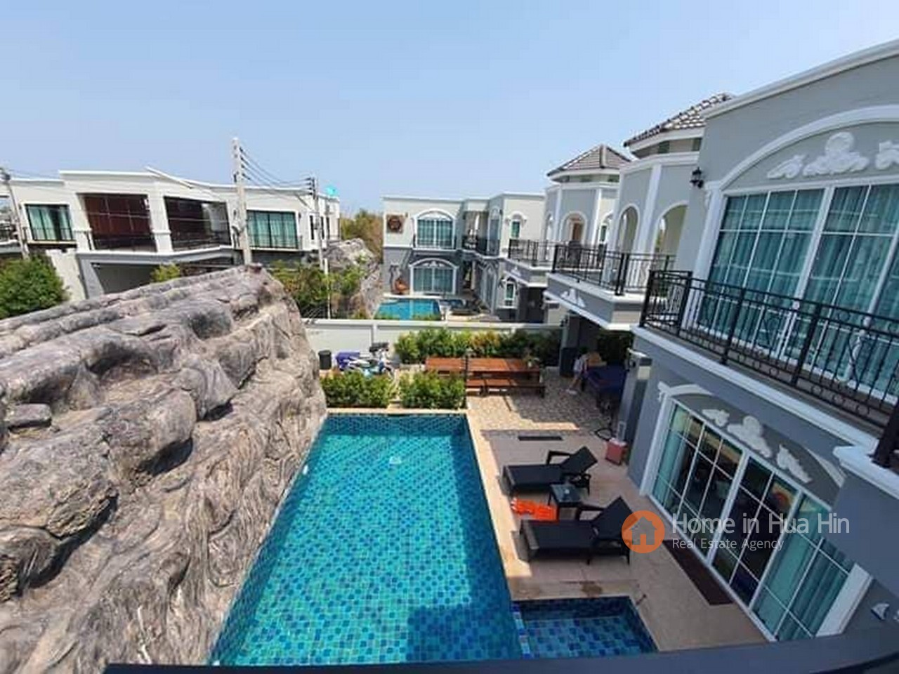 6 Bedroom Pool Villa in Hua Hin for Sale