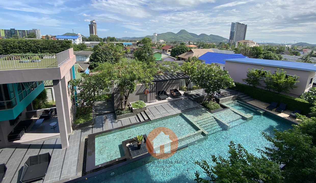Condominium In the heart of Hua Hin city, with a lovely pool view for SALE